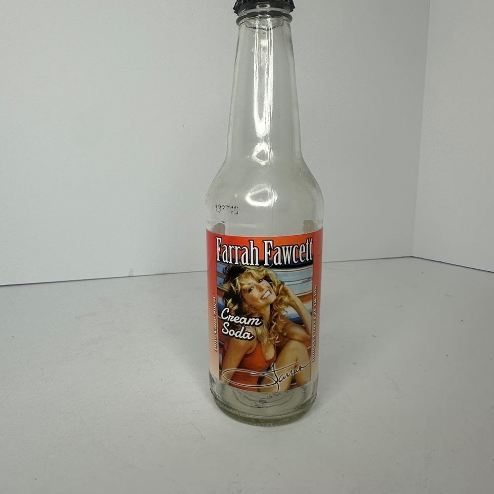 Farrah Fawcett Cream Soda Glass Bottle Rocket Fizz 12oz Collectible 1976 Poster